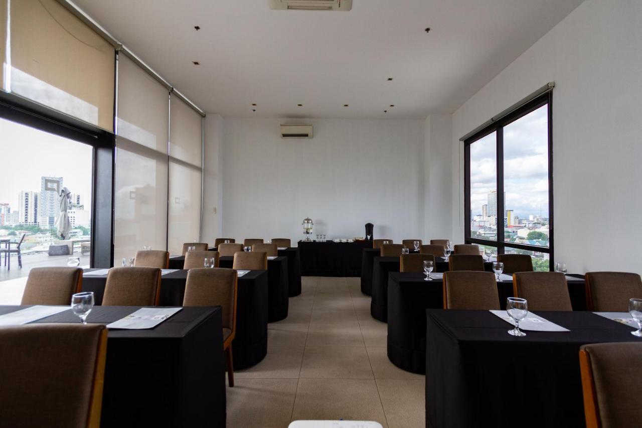 Privato Quezon City Exterior photo